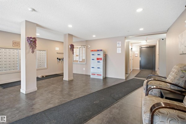 Kitchen - #115 274 Mcconachie Dr Nw, Edmonton, AB T5Y3N4 Photo 3