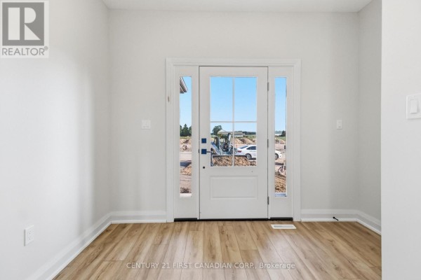 Mud room - 115 Addison Avenue, Lucan Biddulph, ON N0M2J0 Photo 4