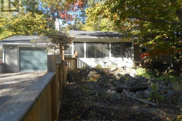 Kitchen - 115 Douglas Street, Gravenhurst), ON P1P1A4 Photo 2