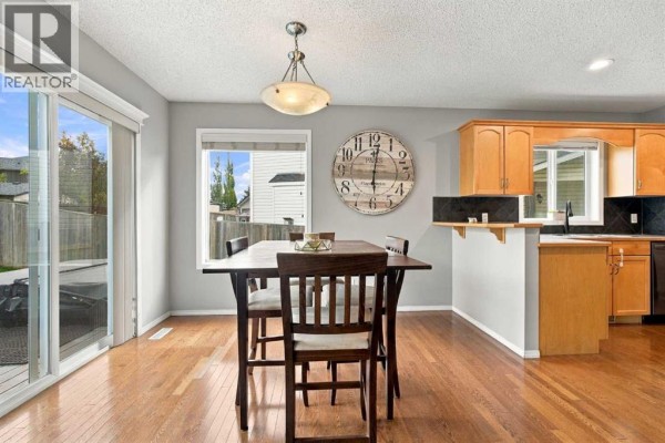 Kitchen - 115 Evansmeade Crescent Nw, Calgary, AB T3P1B9 Photo 4