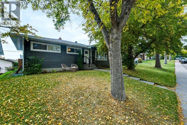 Bedroom - 115 Flavelle Road Se, Calgary, AB T2H1E8 Photo 2