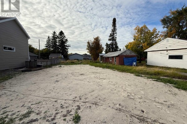 115 Fourteenth Avenue, Cochrane, ON P0L1C0 Photo 5