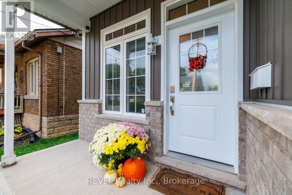 Kitchen - 115 Oakland Avenue, Welland, ON L3C2B9 Photo 4