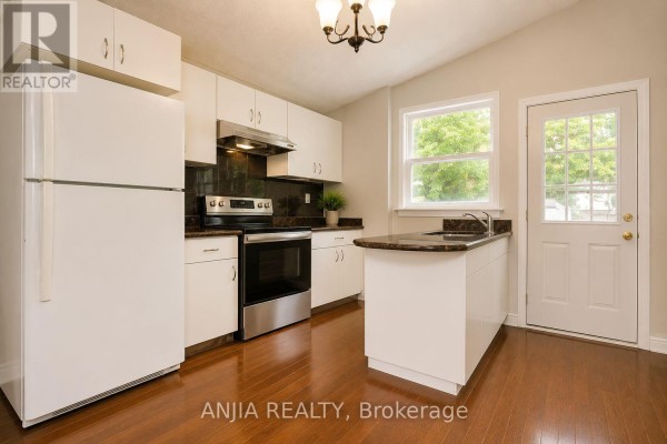 Bedroom 3 - 115 Portsdown Road, Toronto, ON M1P1V4 Photo 5