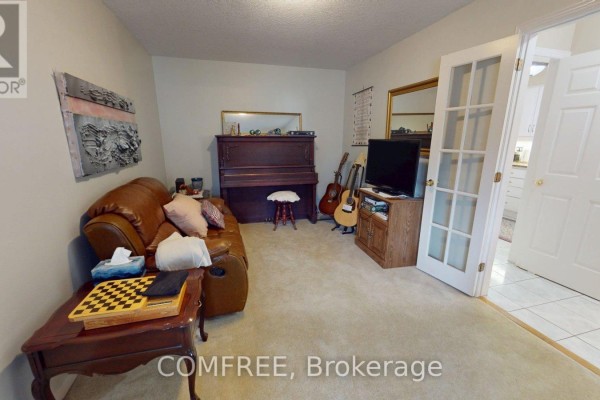 Den - 115 Resurrection Drive, Kitchener, ON N2N3H3 Photo 5