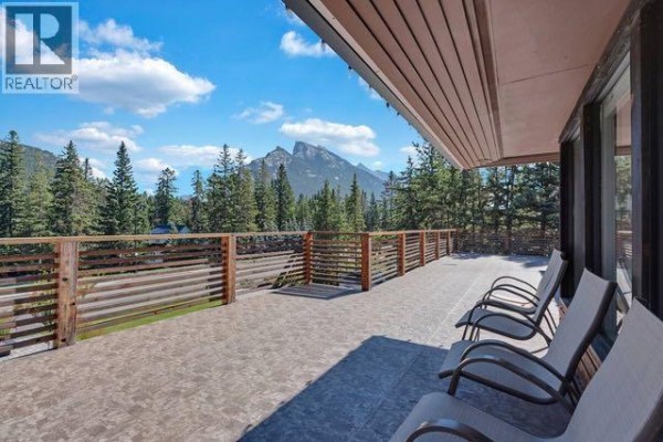 Dining room - 115 Spray Avenue, Banff, AB T1L1A1 Photo 3