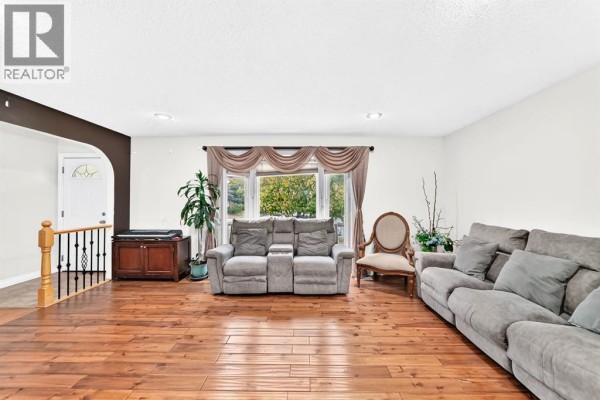 Bedroom - 115 Whitehorn Road Ne, Calgary, AB T1Y2A1 Photo 3