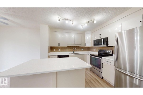 Kitchen - 1150 37b Av Nw, Edmonton, AB T6T0E6 Photo 3