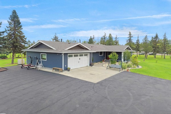 Family room - #1150 50242 Rge Rd 244a, Rural Leduc County, AB T4X0P4 Photo 4