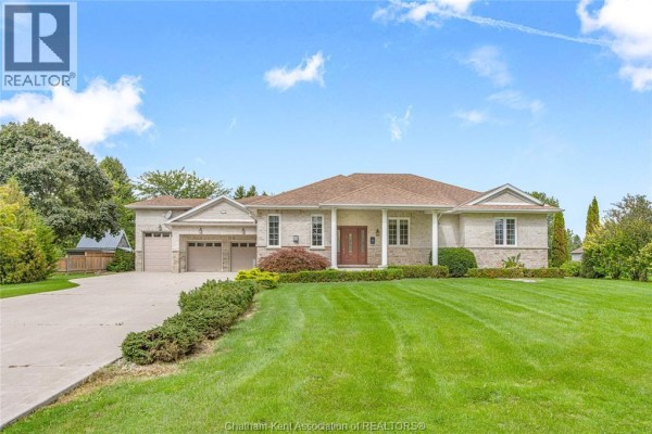 5pc Bathroom - 11507 Lagonda Way, Rondeau, ON N0P1X0 Photo 5