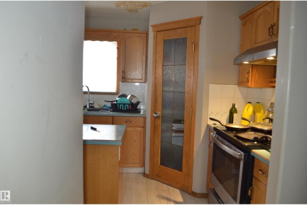 Kitchen - 11511 9 Av Nw, Edmonton, AB T6J6T9 Photo 3