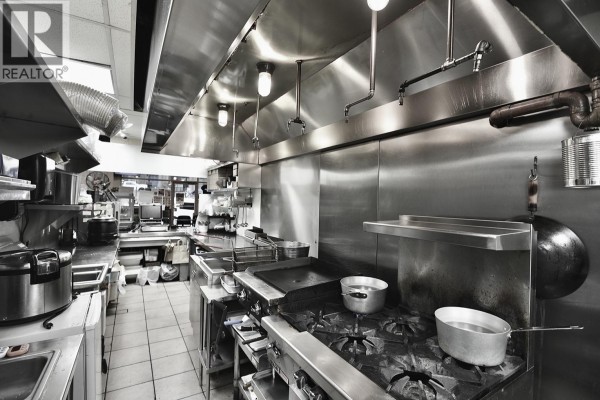 382 Robson Street, Vancouver, BC V6B2B2 Photo 4