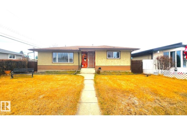 Kitchen - 11516 133a Av Nw, Edmonton, AB T5E1G6 Photo 3