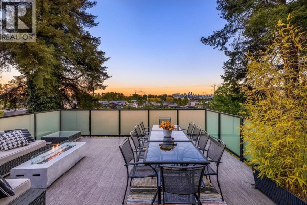 1152 W 17th Street, North Vancouver, BC V7P1W2 Photo 4