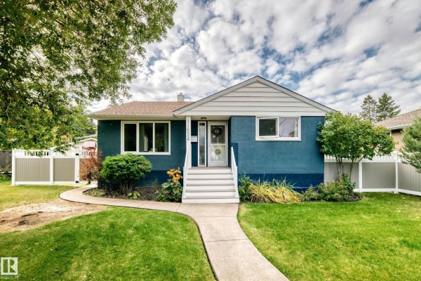 Primary Bedroom - 11524 133 St Nw, Edmonton, AB T5M1H4 Photo 4