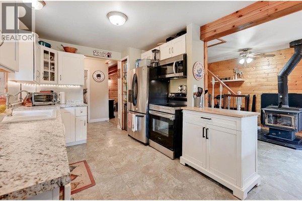 Laundry room - 1153 Vista Point Road, Barriere, BC V0E1E0 Photo 5