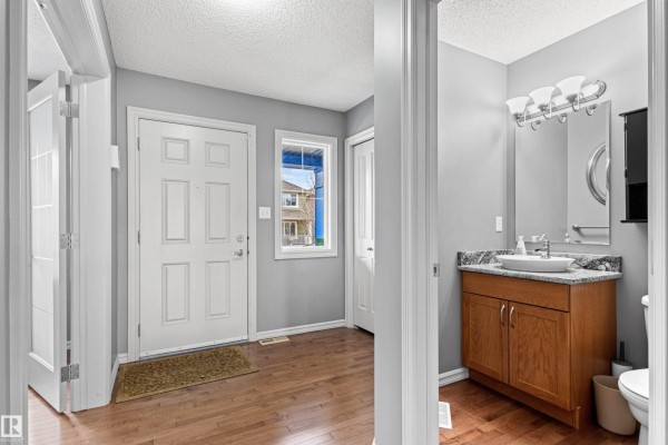 Primary Bedroom - 1154 35a Av Nw, Edmonton, AB T6T0J6 Photo 5