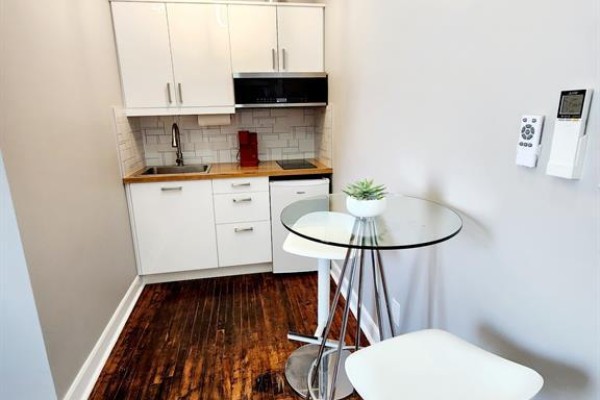 Kitchen - 1154 Wyandotte Street East Unit# 3, Windsor, ON N9A3K2 Photo 4