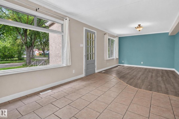Primary Bedroom - 11549 88 St Nw, Edmonton, AB T5B3R2 Photo 4