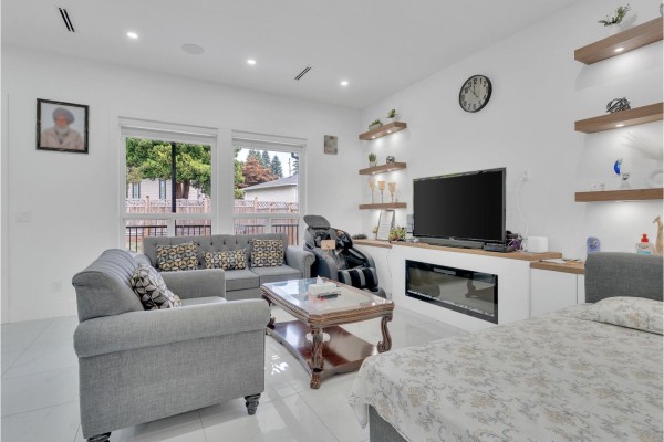 11553 75a Avenue, Delta, BC V4C1H9 Photo 5