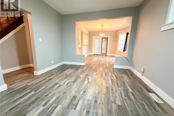 Living room - 1158 104th Street, North Battleford, SK S9A1N6 Photo 3