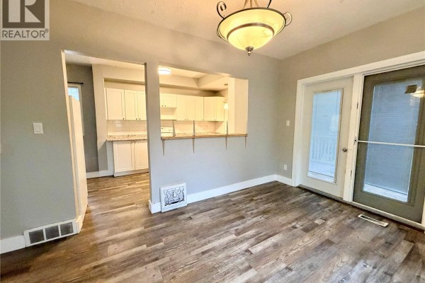 4pc Bathroom - 1158 104th Street, North Battleford, SK S9A1N6 Photo 5