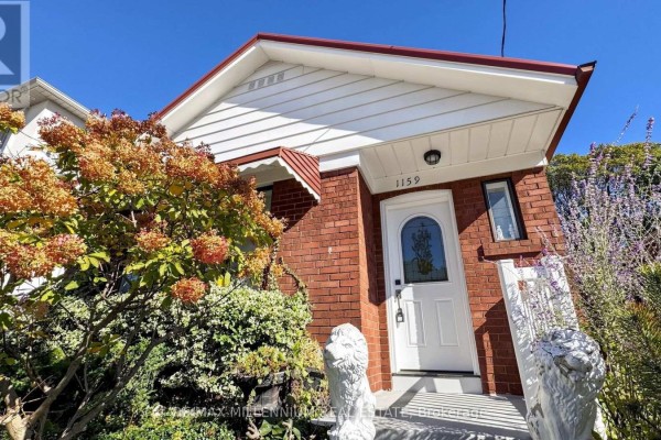 1159 Woodbine Avenue, Toronto, ON M4C4C6 Photo 4
