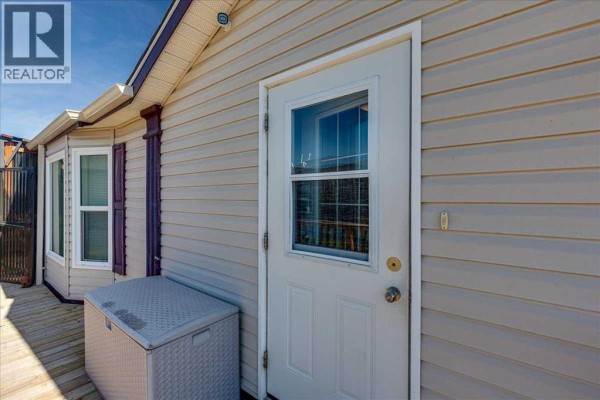 Foyer - 116, 15 Mackenzie Ranch, Lacombe, AB T4L0B4 Photo 5