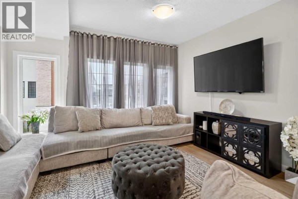 Primary Bedroom - 116, 81 Greenbriar Place Nw, Calgary, AB T3B6J1 Photo 5