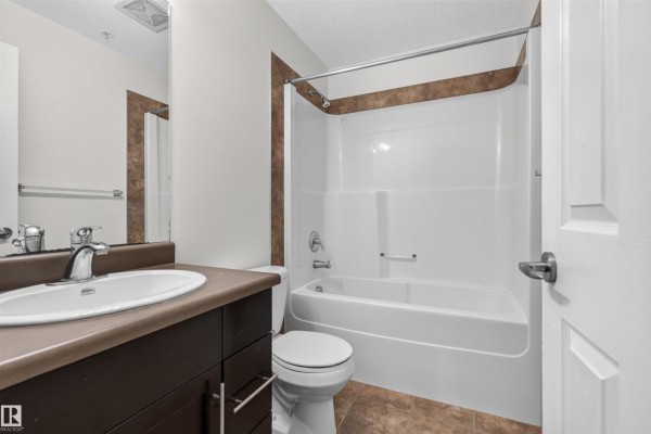 #116 2204 44 Av Nw, Edmonton, AB T6T0G5 Photo 5