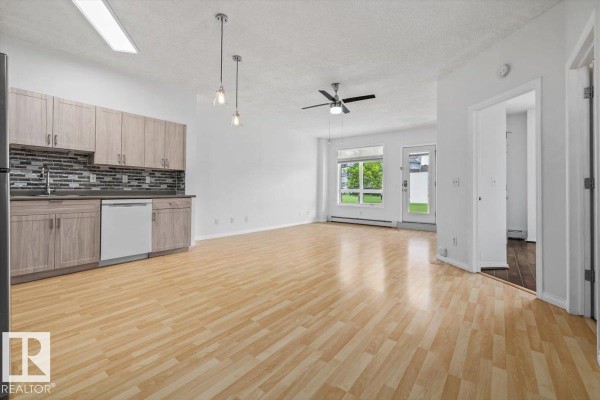 Kitchen - #116 6315 135 Av Nw, Edmonton, AB T5A5J7 Photo 3
