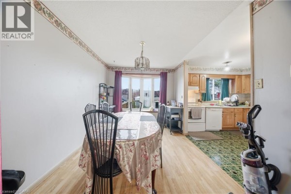 116 Gainsborough Road, Hamilton, ON, photo 2