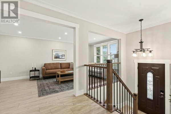 Living room - 116 Highridge Avenue, Hamilton, ON L8E3Y9 Photo 5
