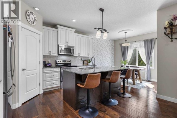Office - 116 Kingsbury Close Se, Airdrie, AB T4A0R4 Photo 5