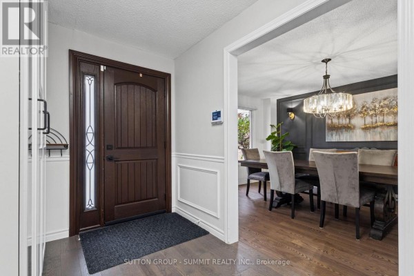 Living room - 116 Mikado Crescent, Brampton, ON L6S3R7 Photo 4