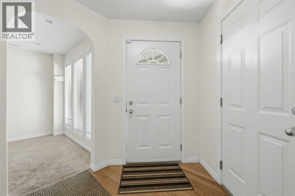 Bedroom - 116 Rockyledge Crescent Nw, Calgary, AB T3G5N1 Photo 2