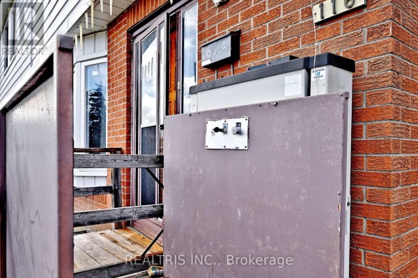 Primary Bedroom - 116 Sutherland Avenue, Brampton, ON L6V2H7 Photo 4