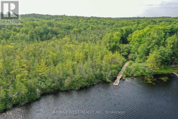 1160 Butterfly Road, Muskoka Lakes, ON, photo 2