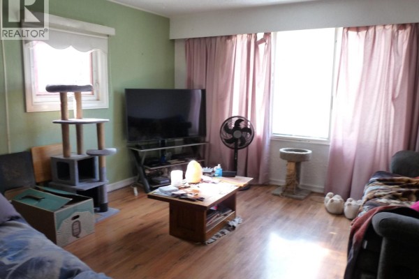 Living room - 1160 Meadow Lane, Kamloops, BC V2B5N5 Photo 5