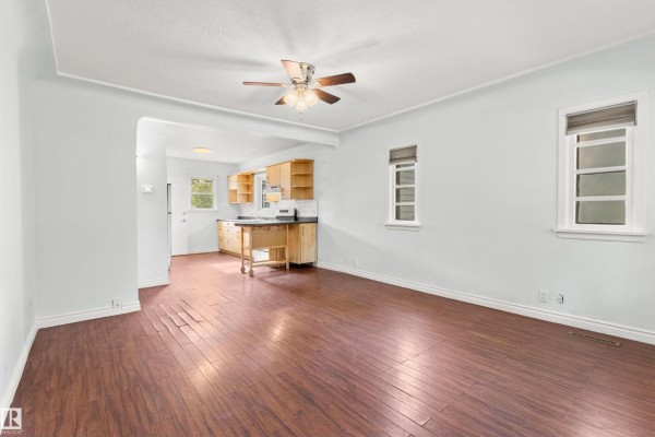 Kitchen - 11605 91 St Nw, Edmonton, AB T5B4A9 Photo 3