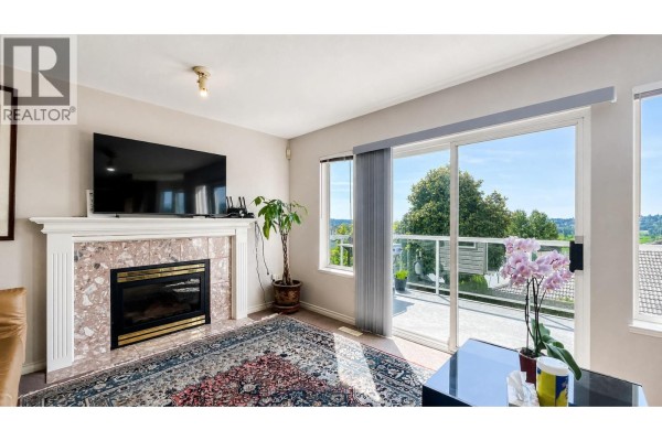 1161 Coutts Way, Port Coquitlam, BC V3C6B6 Photo 2