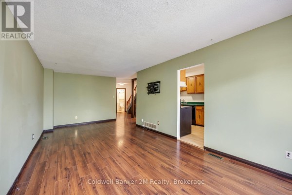 Living room - 1161 Trowbridge Court, Oshawa, ON L1G7H1 Photo 4