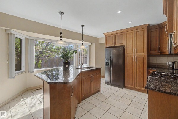 Family room - 11617 26 Av Nw, Edmonton, AB T6J3R3 Photo 4