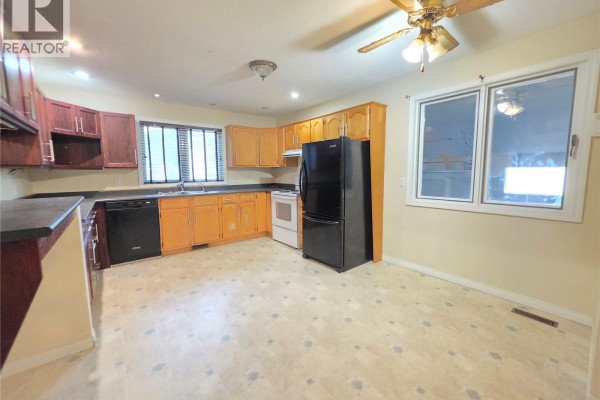 Kitchen/Dining room - 1162 106th Street, North Battleford, SK S9A1W9 Photo 2