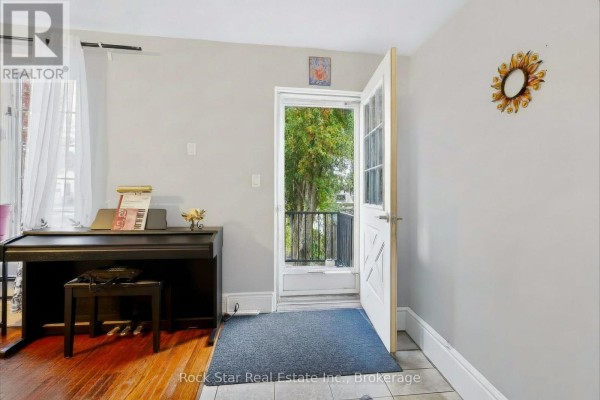 1162 Northmount Avenue, Mississauga, ON L5E1X9 Photo 2