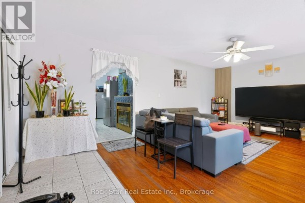 1162 Northmount Avenue, Mississauga, ON L5E1X9 Photo 3
