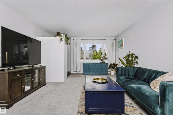 Primary Bedroom - 11624 152 Av Nw, Edmonton, AB T5X1C7 Photo 5
