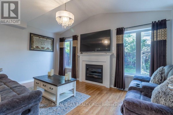 Eating area - 1164 Stire Street, Oshawa, ON L1K0G4 Photo 5