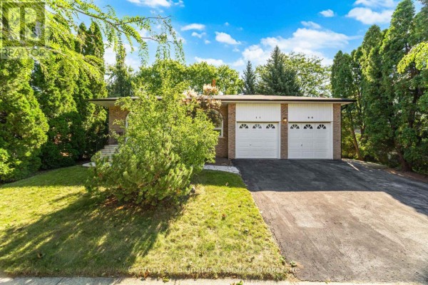 1166 Grand Boulevard, Oakville
