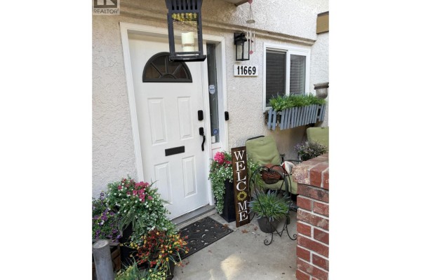 11669 Fulton Street, Maple Ridge, BC V2X6L3 Photo 2